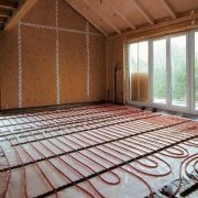 Chauffage au sol électrique dans une maison en bois: système d'aéroglisseur