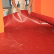 Hogyan kell linóleumot feltenni: a linóleumnak a padlóhoz történő rögzítésének 4 módszerének összehasonlító áttekintése