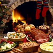 Fleskesteg, indyk, barszcz z pierogami lub Co jeść na Boże Narodzenie w różnych krajach