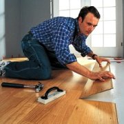 Vlastnosti ukladania laminátu na betónovú podlahu: rady od majstrov