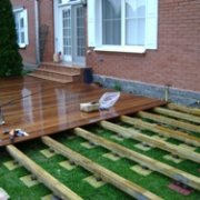 Ang konstruksyon ng terrace: isang pangkalahatang-ideya ng 4 na pagpipilian para sa pag-install ng isang terrace deck
