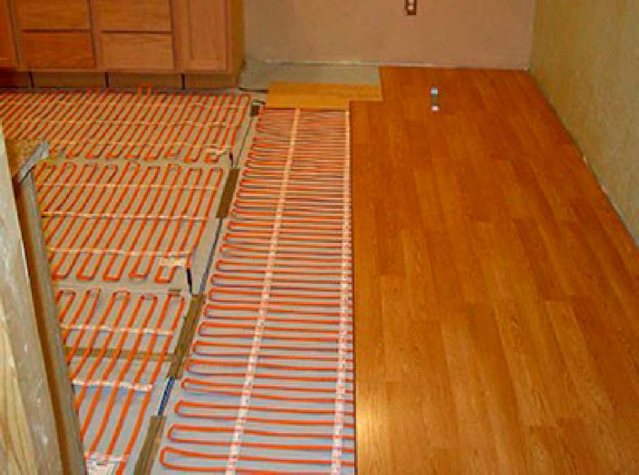 Qual sistema de aquecimento escolher ao instalar um piso quente sob o laminado?