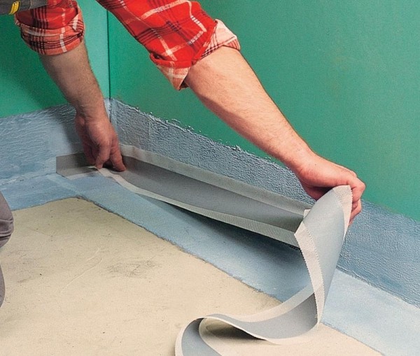 Vattentät golvet i badrummet: allt om isoleringsmaterial och enhetsmetoder