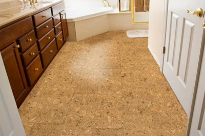 Kamštinių grindų įrengimas vonios kambaryje