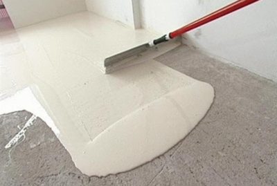 Пуњење полимерног пода у купатилу
