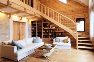 Sistem teknikal pemanasan bawah lantai di rumah kayu membolehkan anda menggunakan sepenuhnya ruang yang boleh digunakan