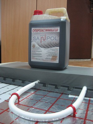 Plasticizer for heated floors gives the screed increased strength