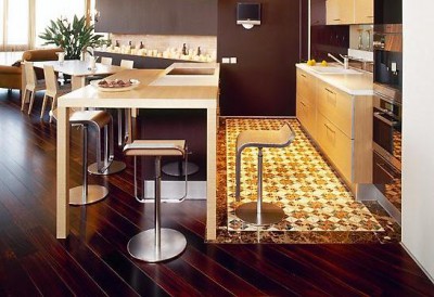 Dřevěná kuchyňská podlaha
