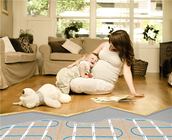 Cara membuat lantai yang hangat: gambaran keseluruhan perbandingan pilihan dan teknologi untuk pemasangannya