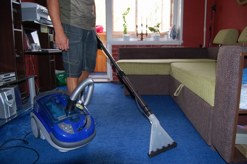 Как да почистите килим - модерни и народни средства