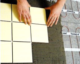 Paano pumili ng adhesive tile para sa isang mainit na sahig + pagsusuri ng mga nuances ng teknolohiyang application nito