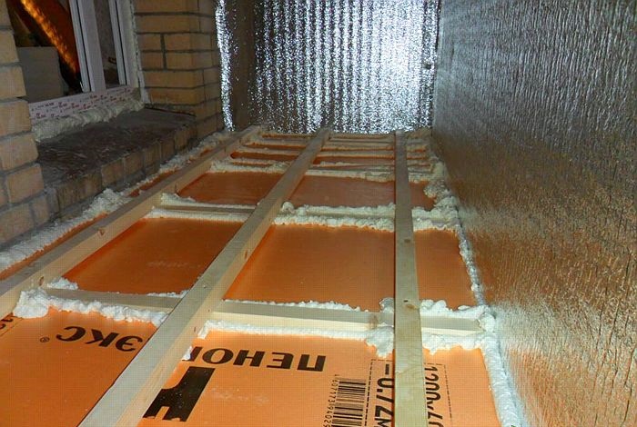 Isolamento do piso de espuma na varanda e loggia: características da instalação