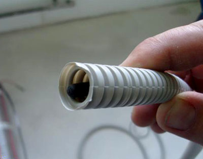 Sensor dentro do tubo corrugado