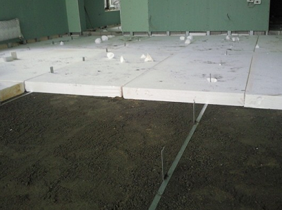 Concrete floor insulation: an overview of 6 heaters and their installation technologies