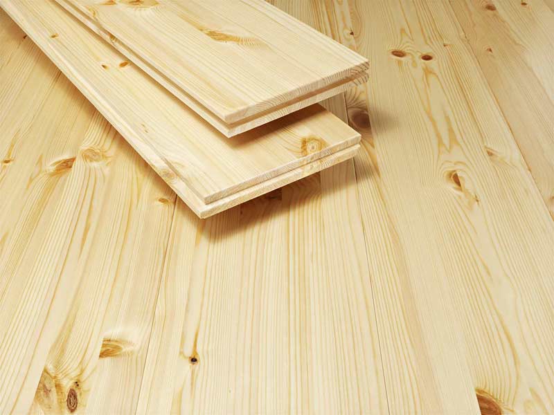 We select and prepare boards for laying the wooden floor