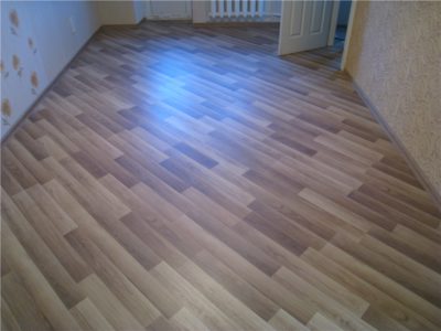 The variegated laminate, laid diagonally, looks very unusual and interesting.