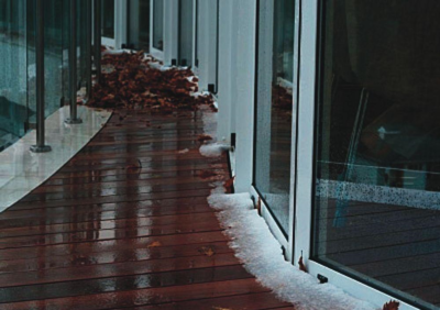 Precipitation and low temperatures do not affect deck quality