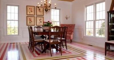 Printed cotton floors with a clear geometric pattern decorate the living room interior.