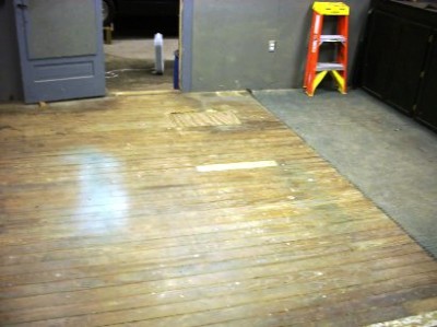 Planchers en bois dans le garage
