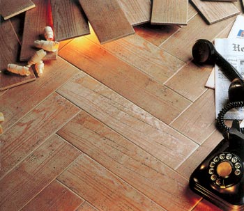 Jubin lantai vinil kuarza: ciri gaya kuarza vinil