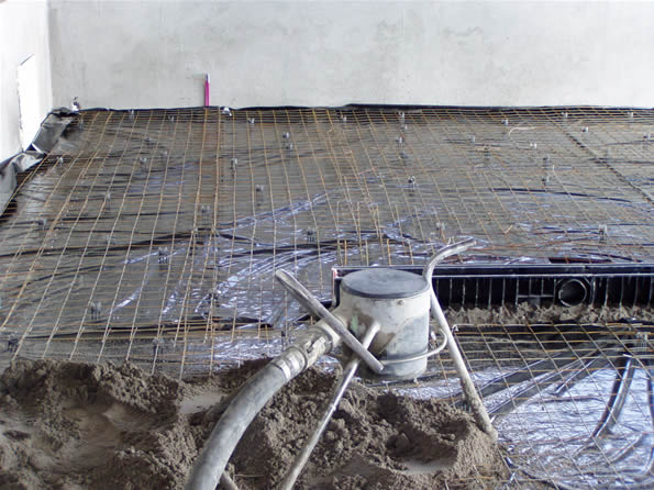 Pisos de fibra de hormigón: una revisión de la composición del edificio + reglas de construcción