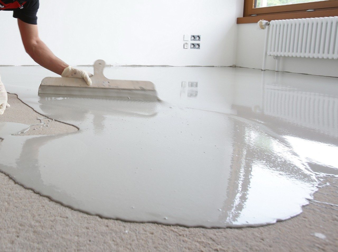 We remove cracks and irregularities from the bulk floor