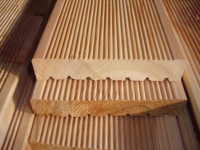 Deck de madeira natural
