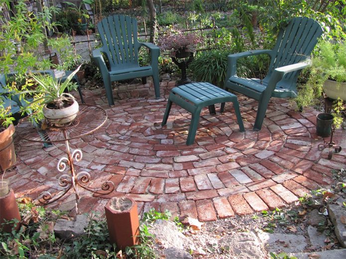 Arrangement of a recreation area from an old brick