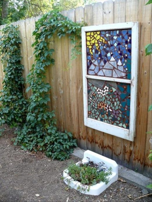 Mosaic panel mula sa lumang frame