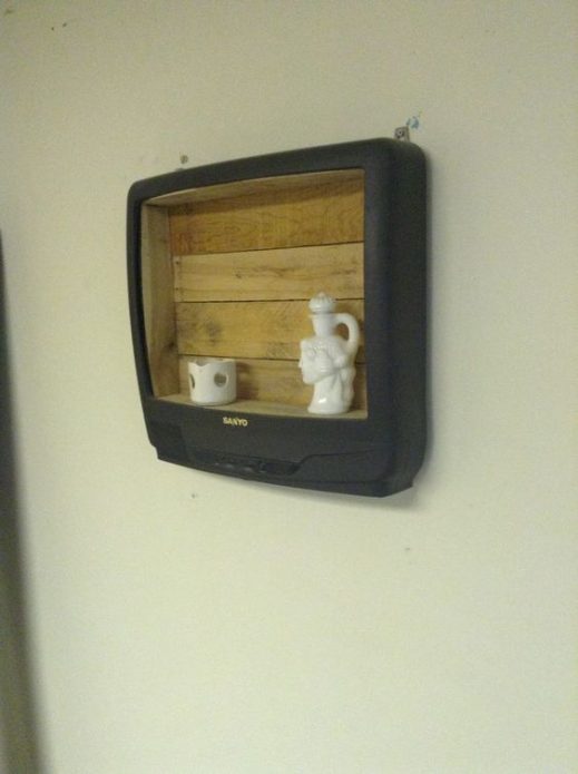 Shelf for trifles made from the TV
