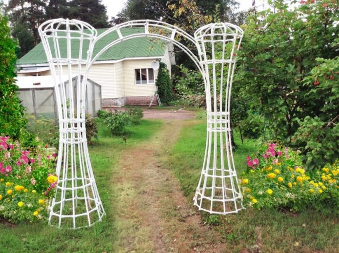 Arco de PVC para jardín