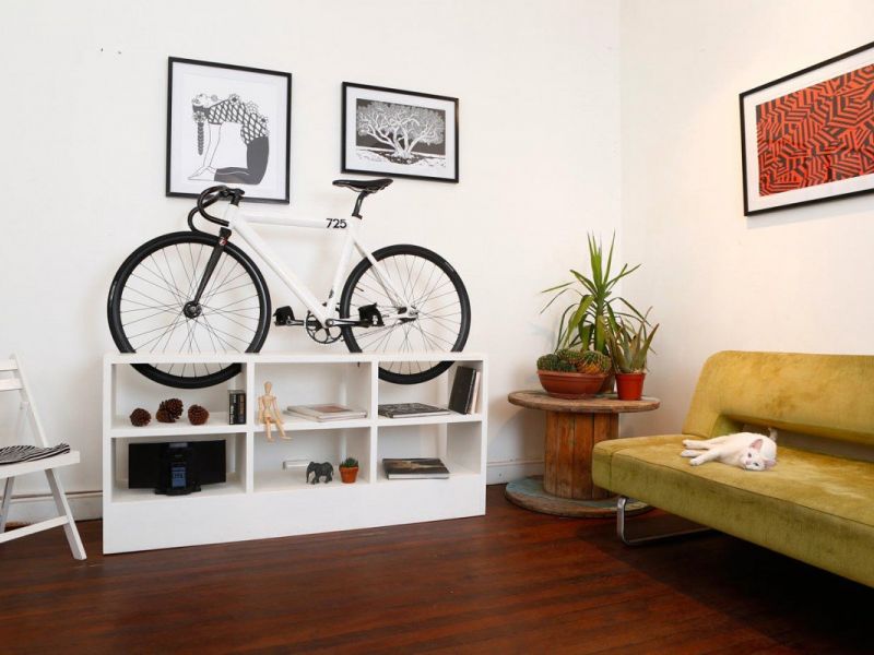 Kam dát kolo, pokud máte malý byt: nápady s fotografiemi