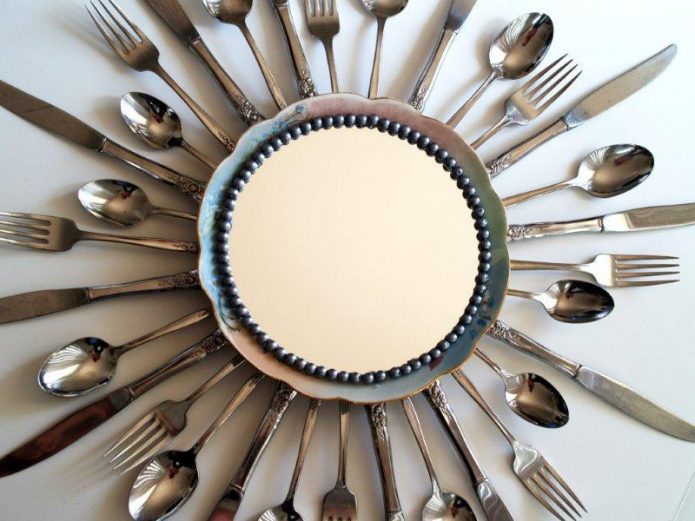 Marco de espejo de cubiertos