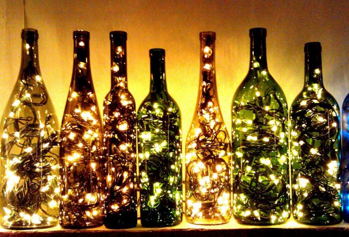 Decoración de botellas navideñas