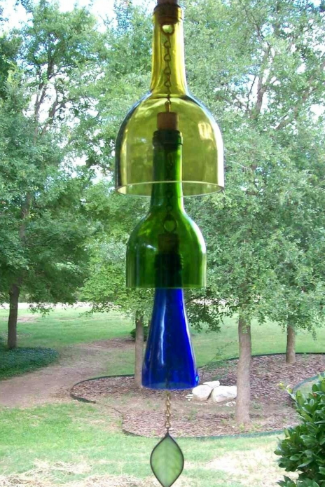 Bunte Glocke aus Flaschen