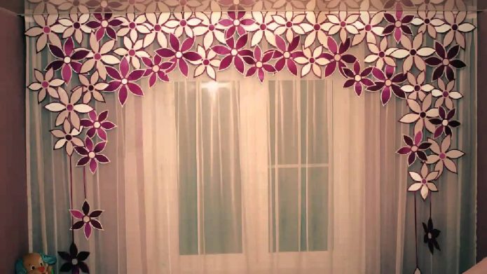 Lambrequin fiore di carta fatto in casa