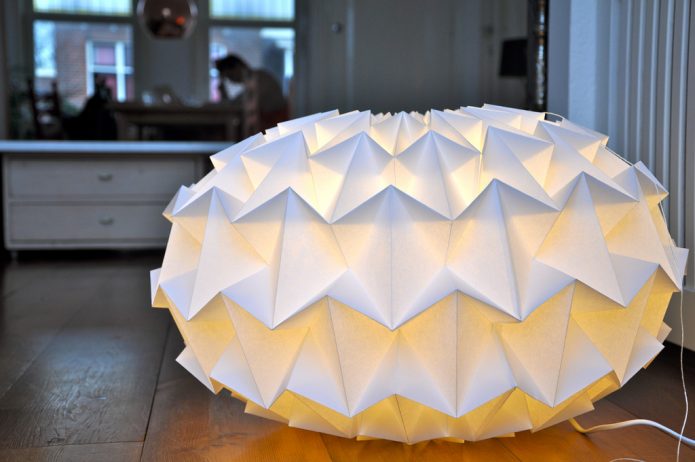 kap lampu origami