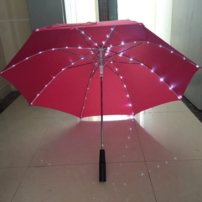 Payung dengan lampu belakang