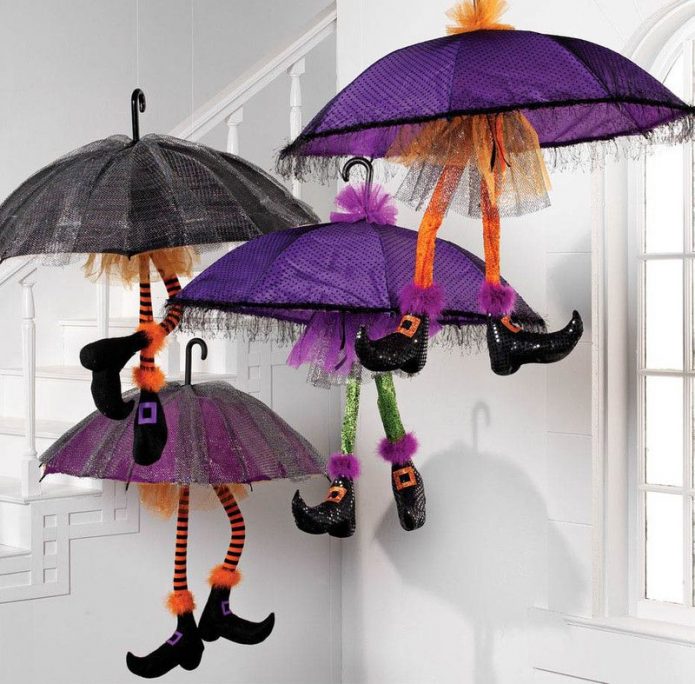 Výzdoba dětského pokoje z několika deštníků