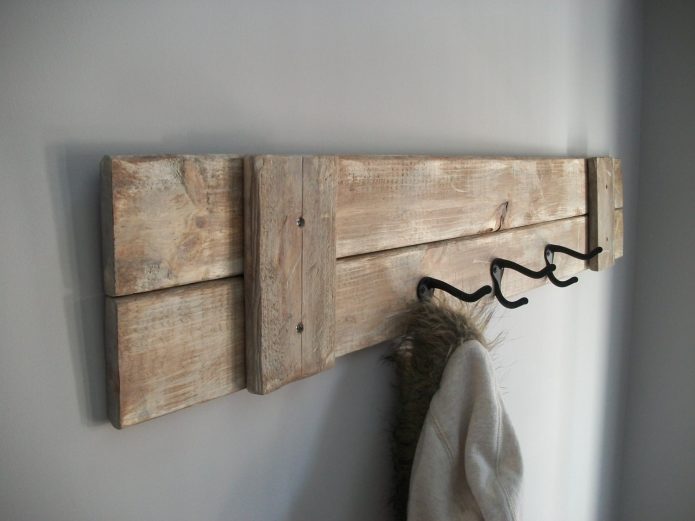Simpleng board hanger