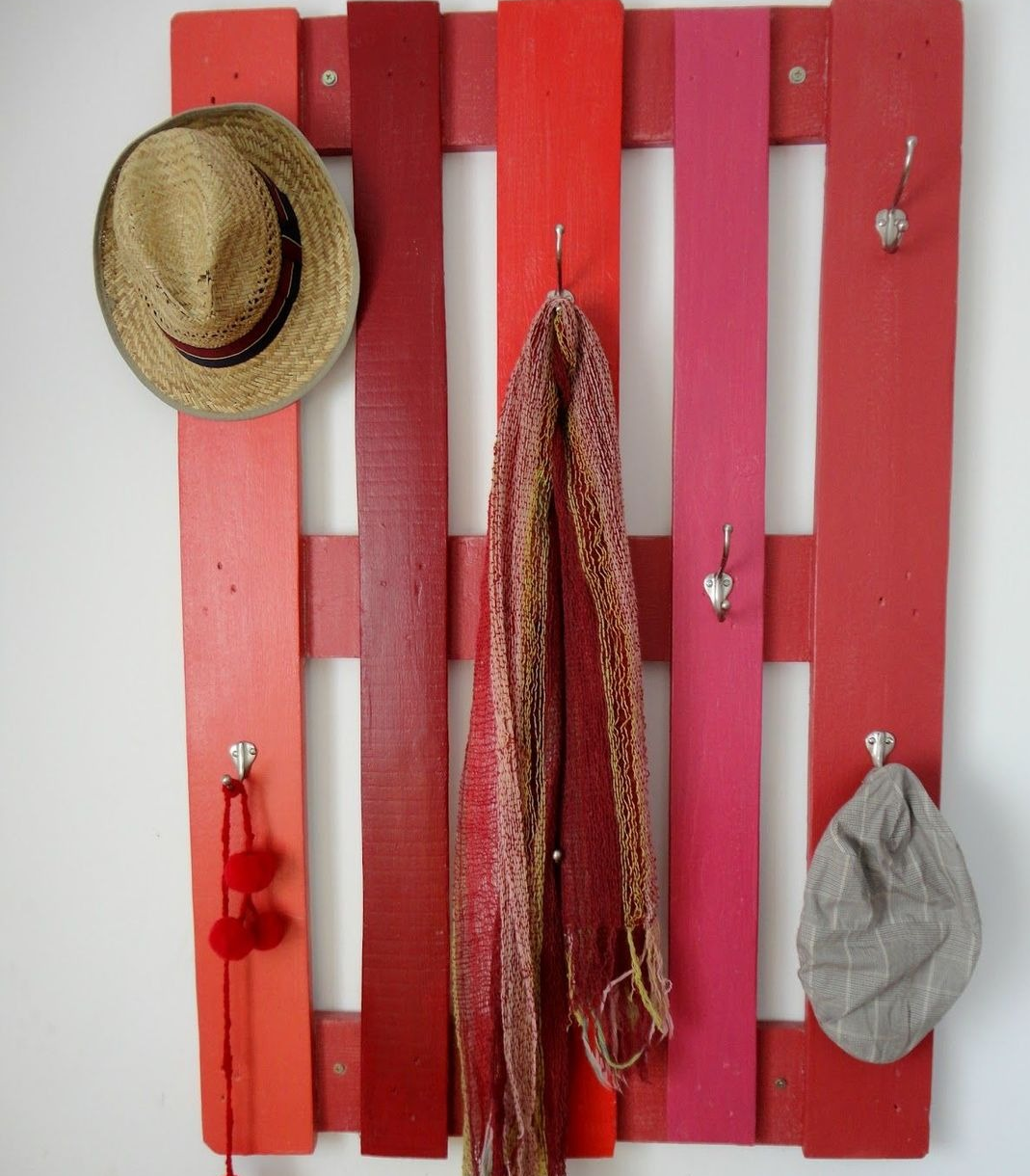 DIY: Un perchero para bolsos con palets