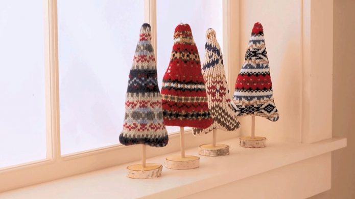 Árboles de Navidad caseros de los restos de suéteres