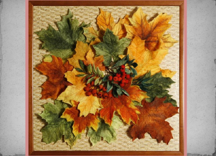 Panel jesiennych liści i jagód jarzębiny