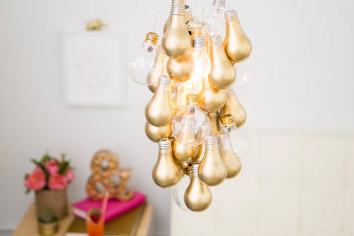 Chandelier decorated with old bulbs