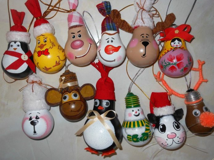 Christmas toys from light bulbs