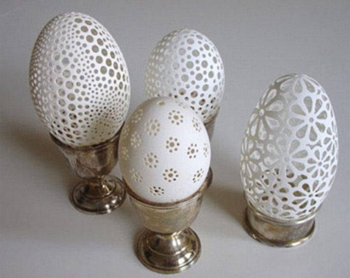 Carved Easter shell decoration