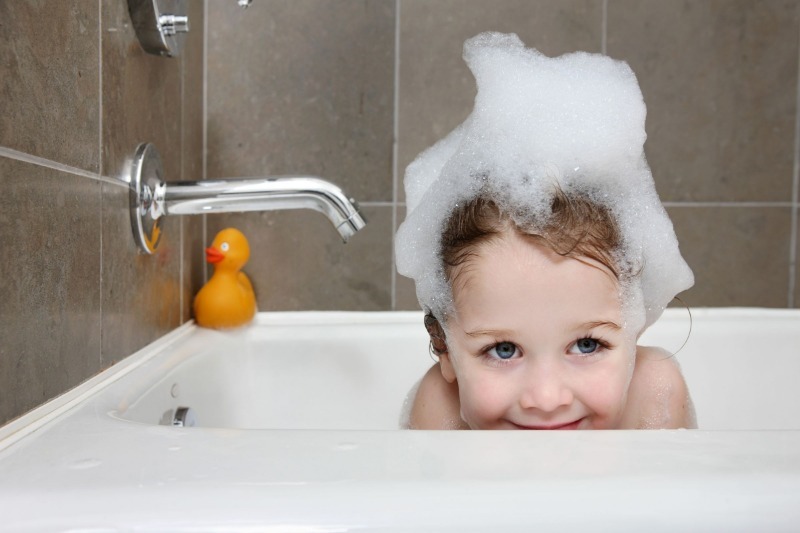5 børns måder at bruge babyshampoo på
